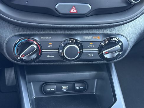 Used 2022 Kia Soul LX image 21