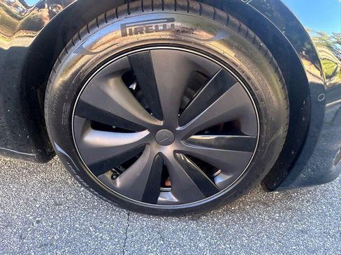 Used 2022 Tesla Model S AWD image 62