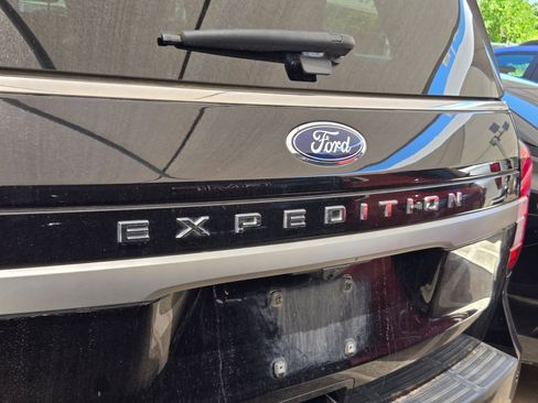 Used 2024 Ford Expedition XLT AWD/4WD image 7
