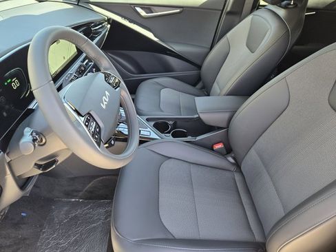 New 2025 Kia Niro EX Touring image 8