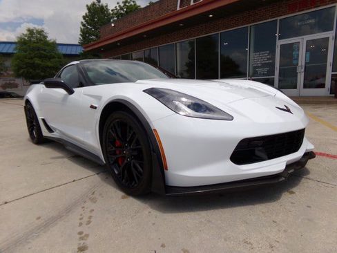 Used 2016 Chevrolet Corvette Z06 w/ 3LZ Preferred Equipment Group RWD image 3