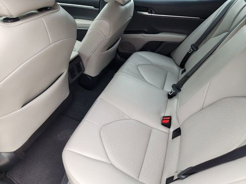 Used 2024 Toyota Camry XLE FWD image 33