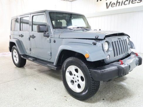 Used 2014 Jeep Wrangler Unlimited Sahara w/ Connectivity Group AWD/4WD image 5