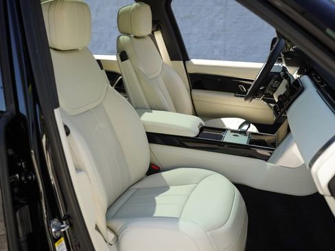 Used 2025 Land Rover Range Rover SE AWD/4WD image 24