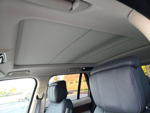 Used 2021 Land Rover Range Rover P525 Westminster Edition image 16