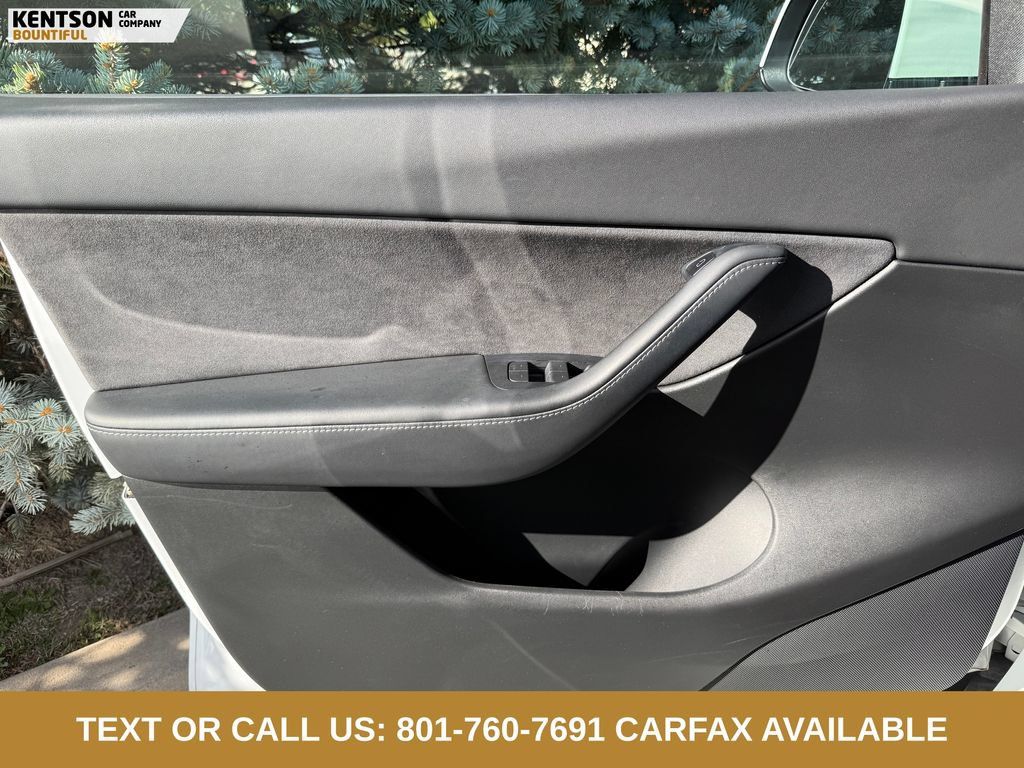 Used 2022 Tesla Model Y Performance AWD/4WD image 13