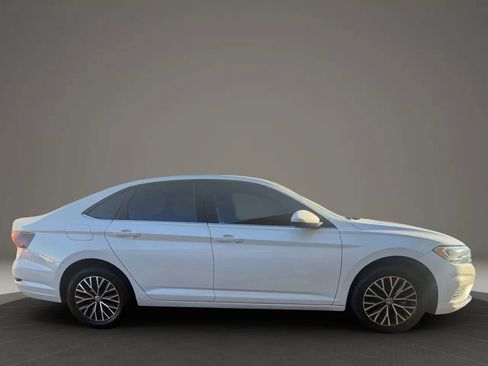 Used 2021 Volkswagen Jetta SE image 4