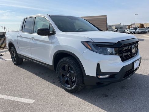 New 2026 Honda Ridgeline Black Edition image 2