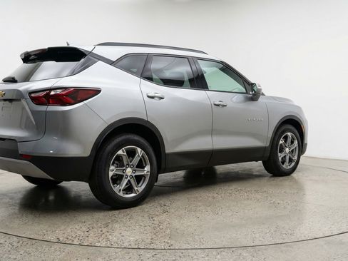Used 2025 Chevrolet Blazer LT image 9