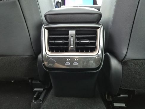 Used 2025 Toyota Crown Signia w/ Advanced Technology Package image 34