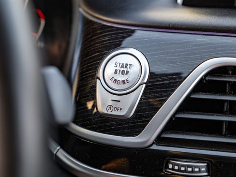 Used 2020 BMW 750i xDrive w/ Executive Package image 20