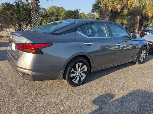 Used 2024 Nissan Altima 2.5 S FWD image 4