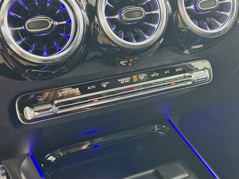 Used 2022 Mercedes-Benz GLB 35 AMG AMG GLB 35 image 24