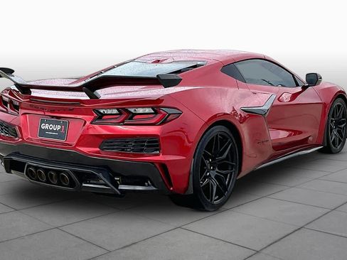 Used 2025 Chevrolet Corvette Z06 RWD image 12