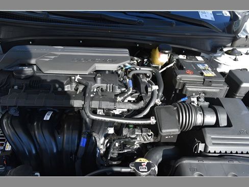 New 2026 Hyundai Elantra Limited FWD image 9