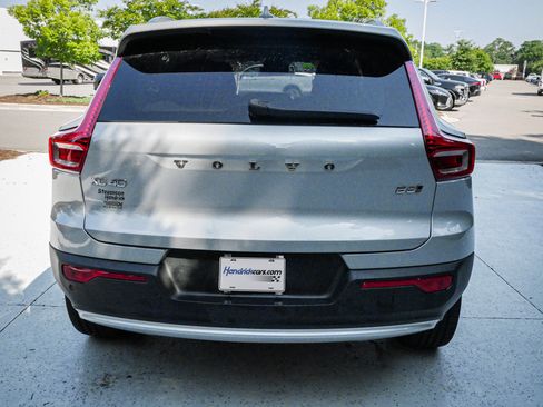 Used 2025 Volvo XC40 B5 Plus AWD/4WD image 10