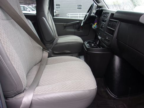 Used 2016 Chevrolet Express 3500 LT w/ LT Preferred Equipment Group image 26