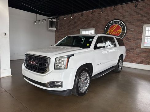 Used 2020 GMC Yukon XL SLE w/ SLE Value Package image 12