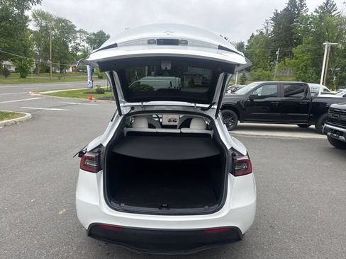 Used 2023 Tesla Model Y Long Range AWD/4WD image 9
