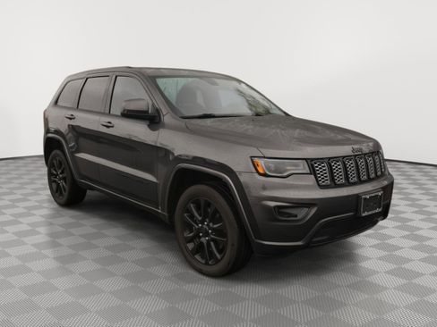 Used 2021 Jeep Grand Cherokee Laredo X AWD/4WD image 1