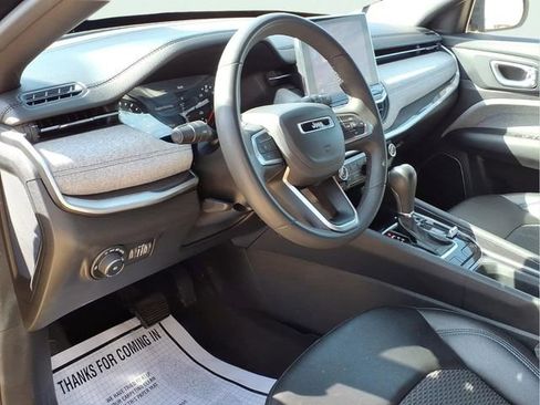 Used 2024 Jeep Compass Latitude AWD/4WD image 8