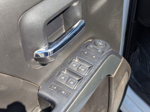 Used 2018 Chevrolet Silverado 1500 LT AWD/4WD image 25