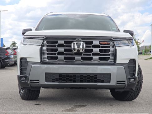 Certified 2026 Honda Pilot TrailSport image 11