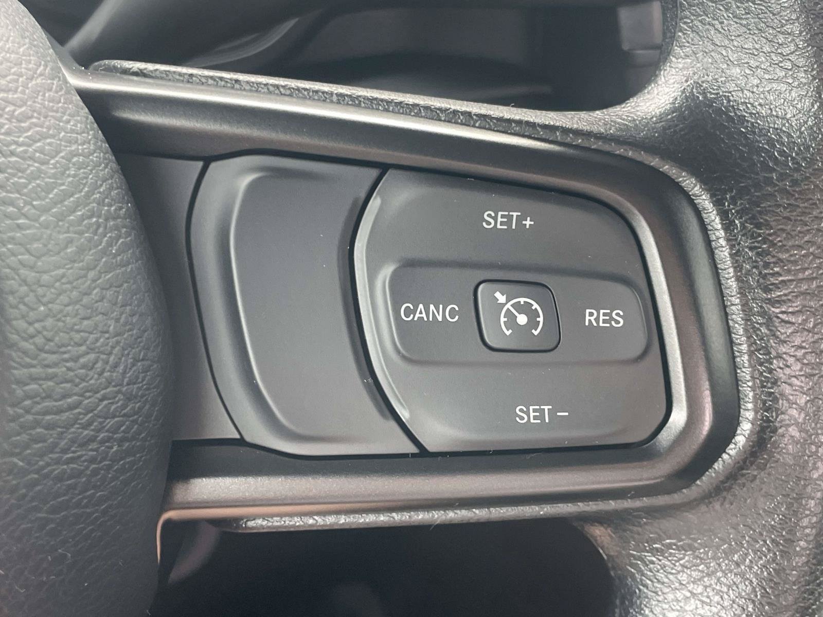Used 2025 Jeep Gladiator Sport AWD/4WD image 22