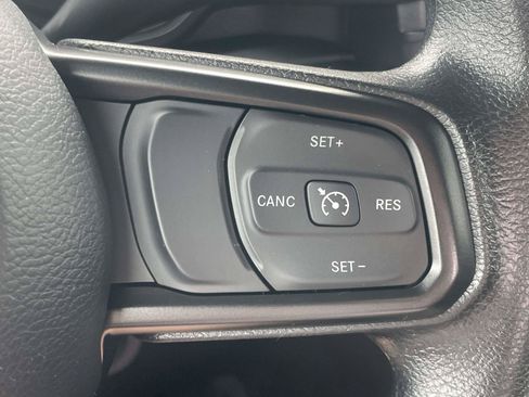Used 2025 Jeep Gladiator Sport AWD/4WD image 22