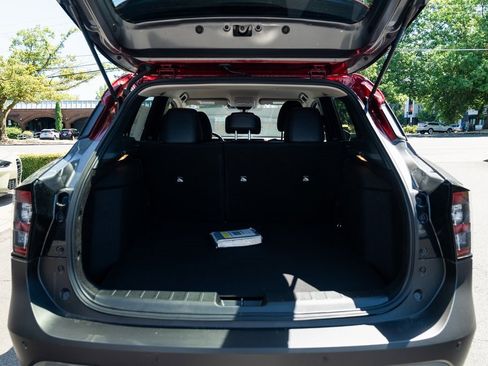 New 2025 Nissan Kicks SR image 7