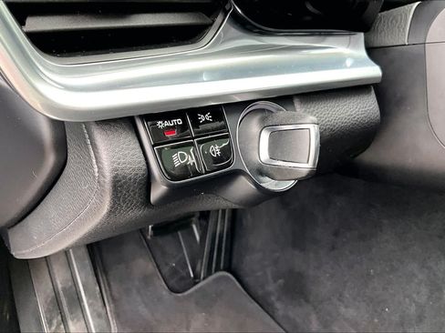 Used 2020 Porsche Panamera 4 AWD/4WD image 33