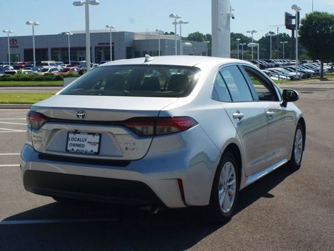 Used 2025 Toyota Corolla XLE FWD image 20