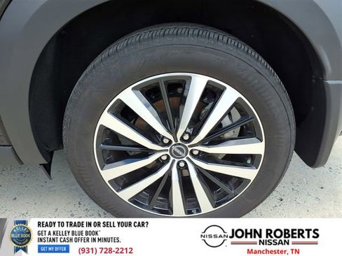Certified 2025 Nissan Pathfinder Platinum w/ Cargo Package FWD image 26