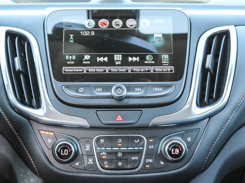 Used 2018 Chevrolet Equinox Premier FWD image 14