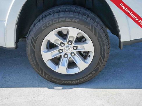 Used 2022 RAM 1500 Laramie AWD/4WD image 10