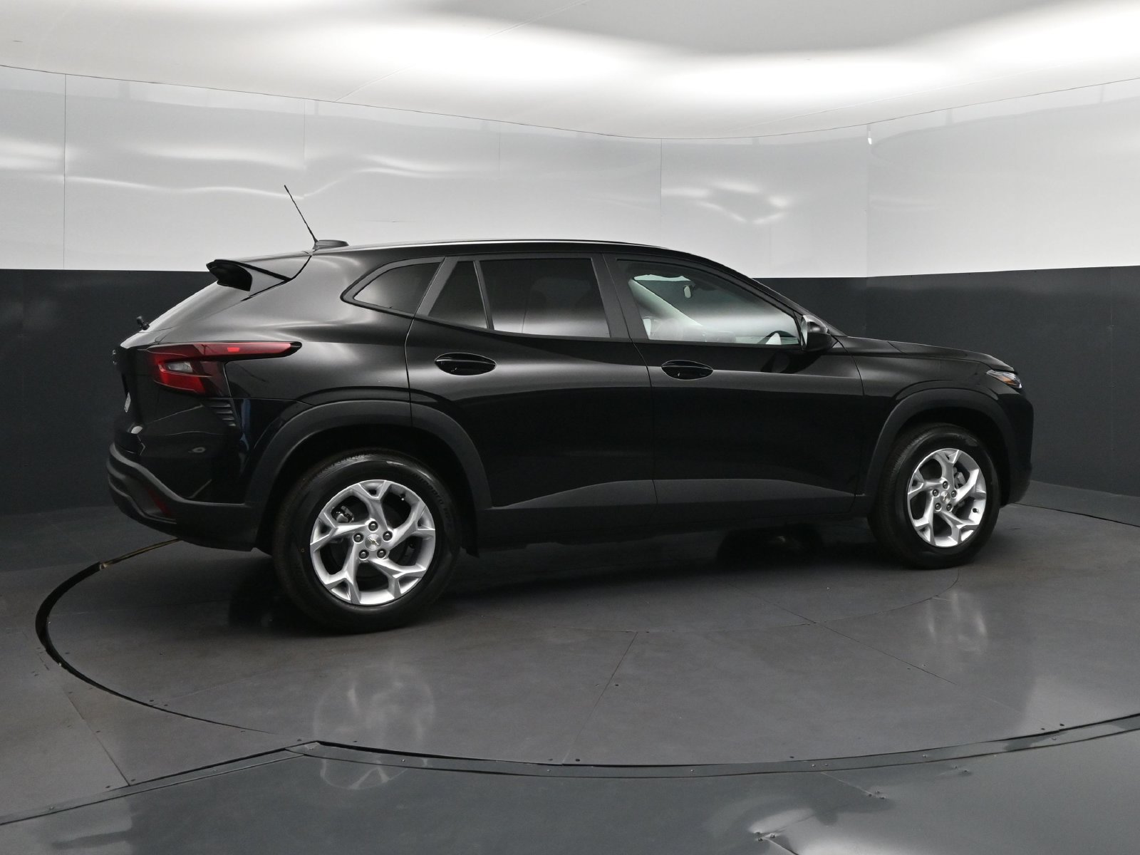 New 2026 Chevrolet Trax LS w/ LS Convenience Package FWD image 8