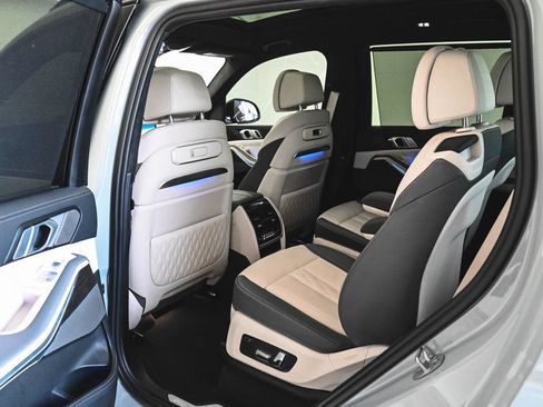Used 2023 BMW X7 xDrive40i w/ M Sport Package AWD/4WD image 35