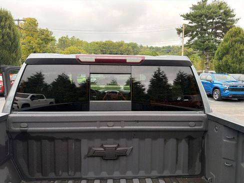 Used 2021 Chevrolet Silverado 1500 LT Trail Boss w/ Convenience Package II AWD/4WD image 30