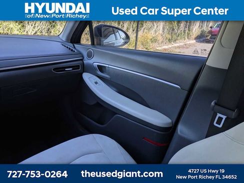 Used 2022 Hyundai Sonata SE w/ Cargo Package image 16