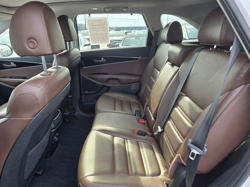 Used 2019 Kia Sorento SX w/ SX Touring Package image 19