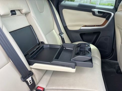 Used 2015 Volvo XC60 T5 Platinum FWD image 23