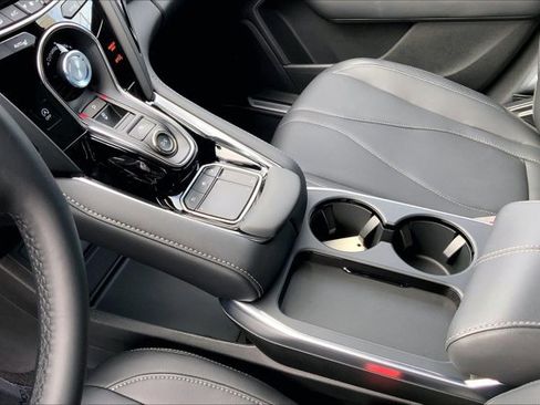 Used 2025 Acura RDX SH-AWD image 17