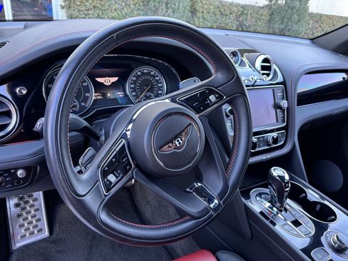 Used 2019 Bentley Bentayga image 6