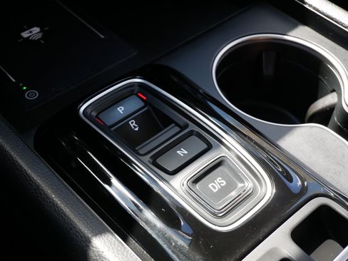 Certified 2023 Honda Pilot Touring image 24