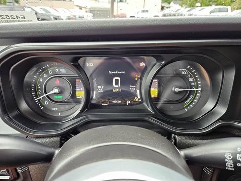 Used 2024 Jeep Wrangler Unlimited Sahara AWD/4WD image 27