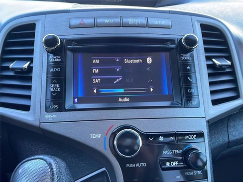 Used 2013 Toyota Venza XLE image 27