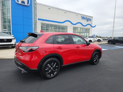 Certified 2025 Honda HR-V Sport image 2