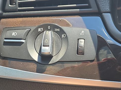 Used 2016 BMW 528i xDrive Sedan AWD/4WD image 19