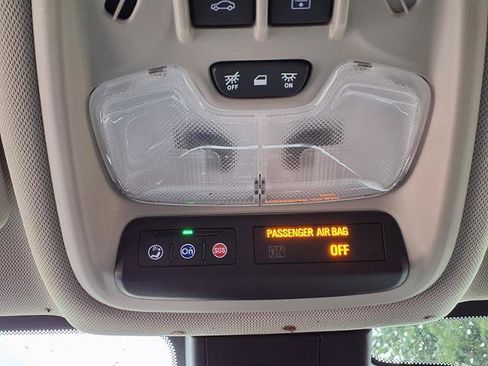 Used 2022 Buick Encore GX Essence w/ Experience Buick Package FWD image 18