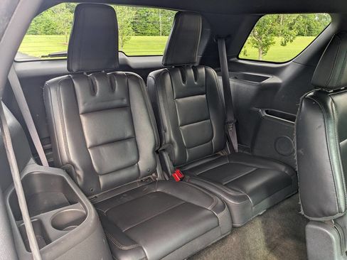 Used 2013 Ford Explorer XLT AWD/4WD image 12